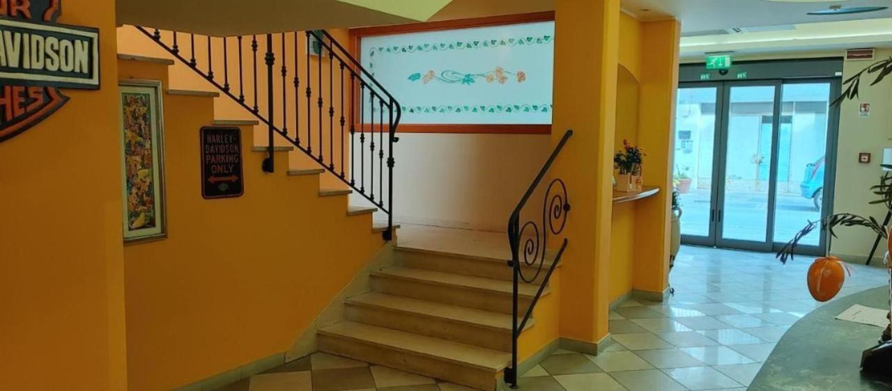 Hotel Adriatico Bellaria-Igea Marina Exterior foto