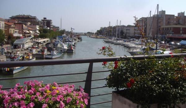 Hotel Adriatico Bellaria-Igea Marina Exterior foto