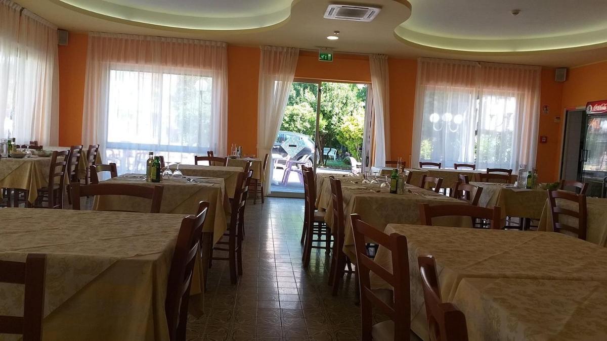 Hotel Adriatico Bellaria-Igea Marina Exterior foto